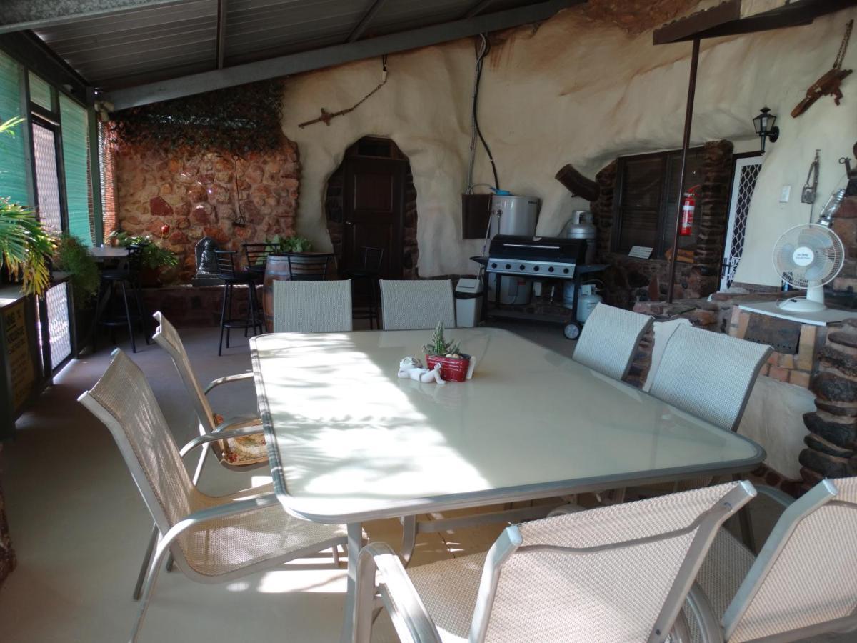 Di'S Dugouts Hotel Coober Pedy Exterior foto