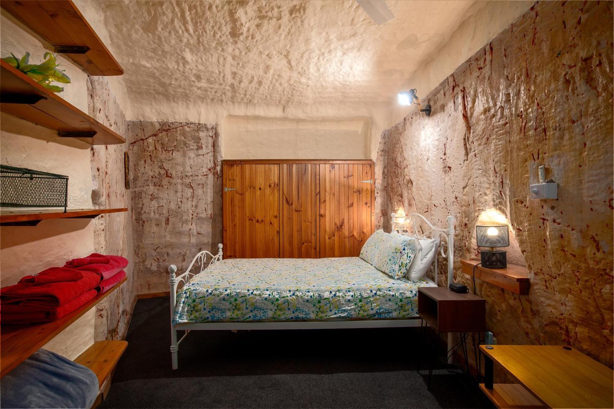 Di'S Dugouts Hotel Coober Pedy Exterior foto