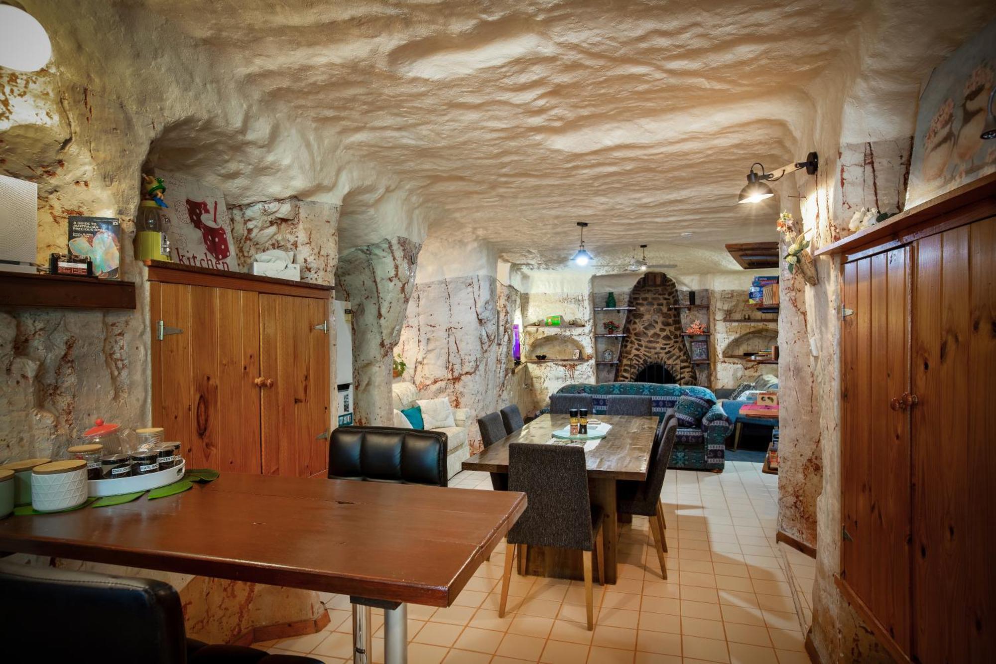 Di'S Dugouts Hotel Coober Pedy Exterior foto
