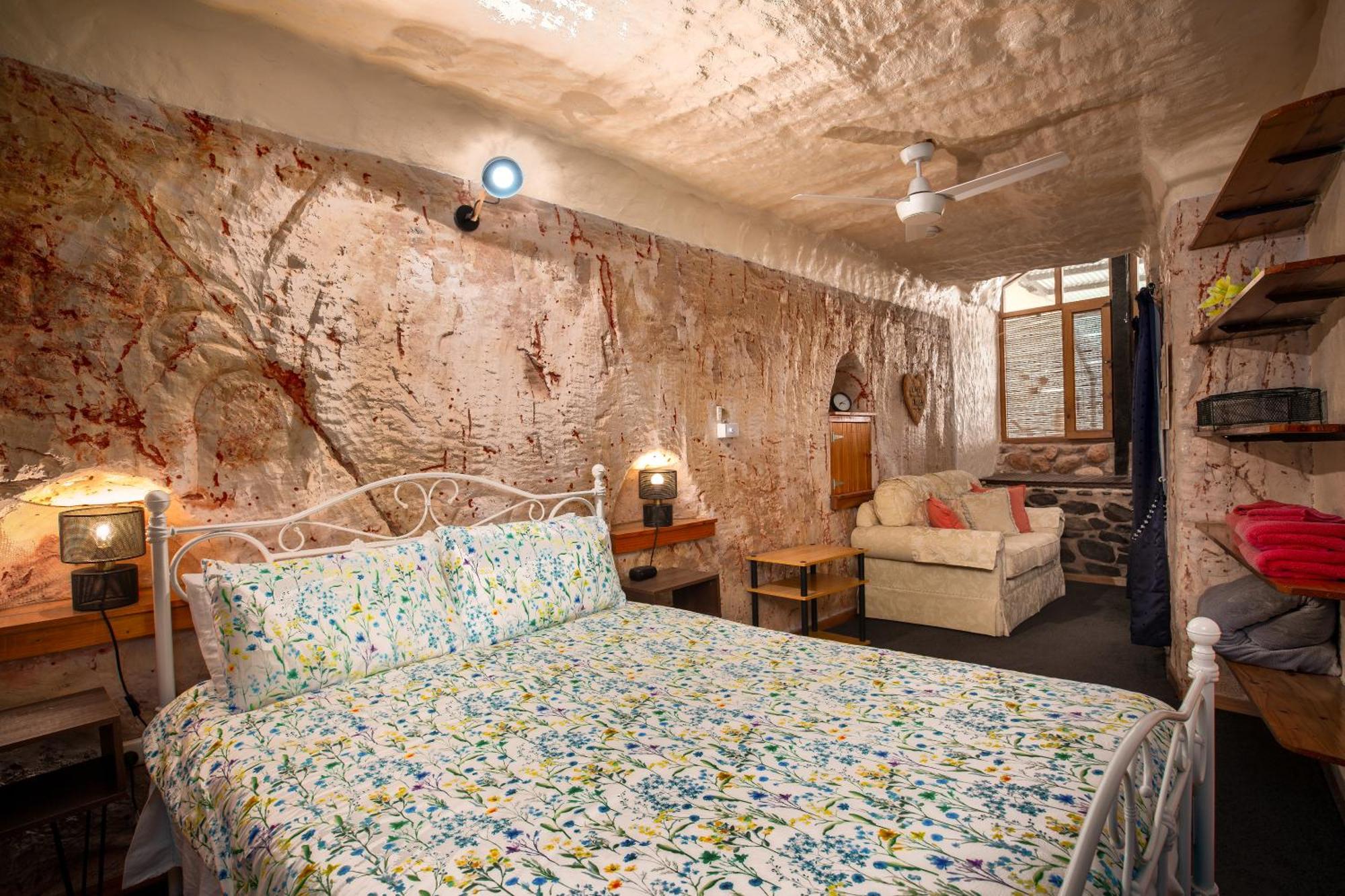 Di'S Dugouts Hotel Coober Pedy Exterior foto