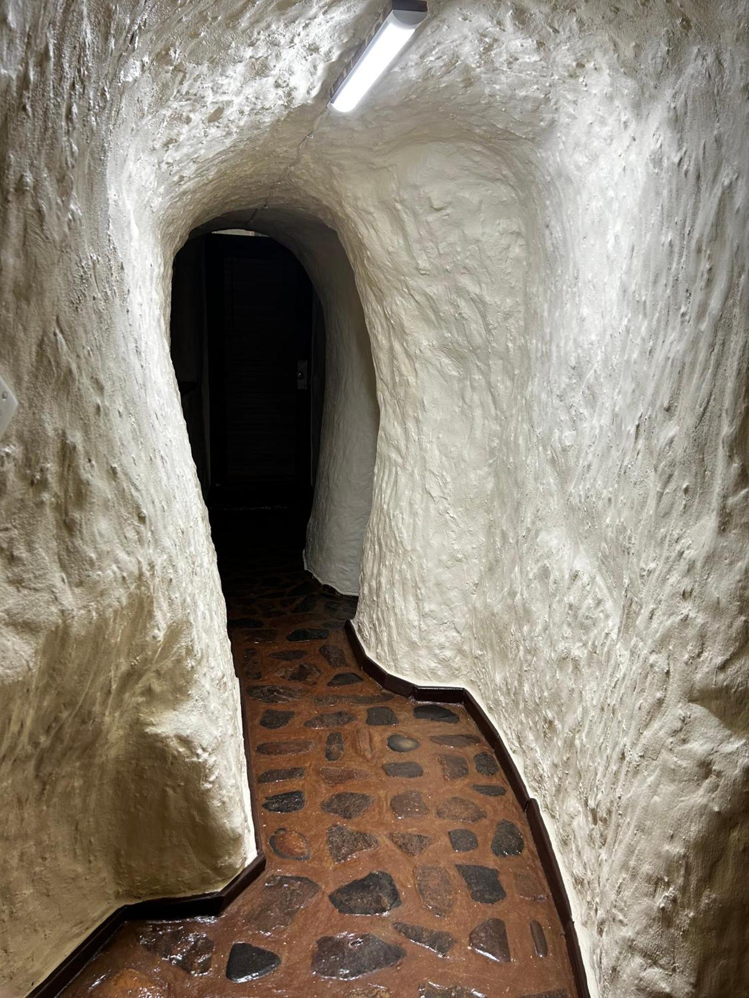 Di'S Dugouts Hotel Coober Pedy Exterior foto