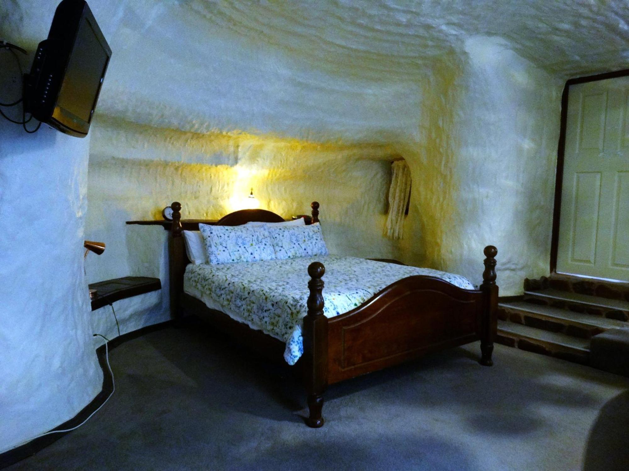 Di'S Dugouts Hotel Coober Pedy Exterior foto