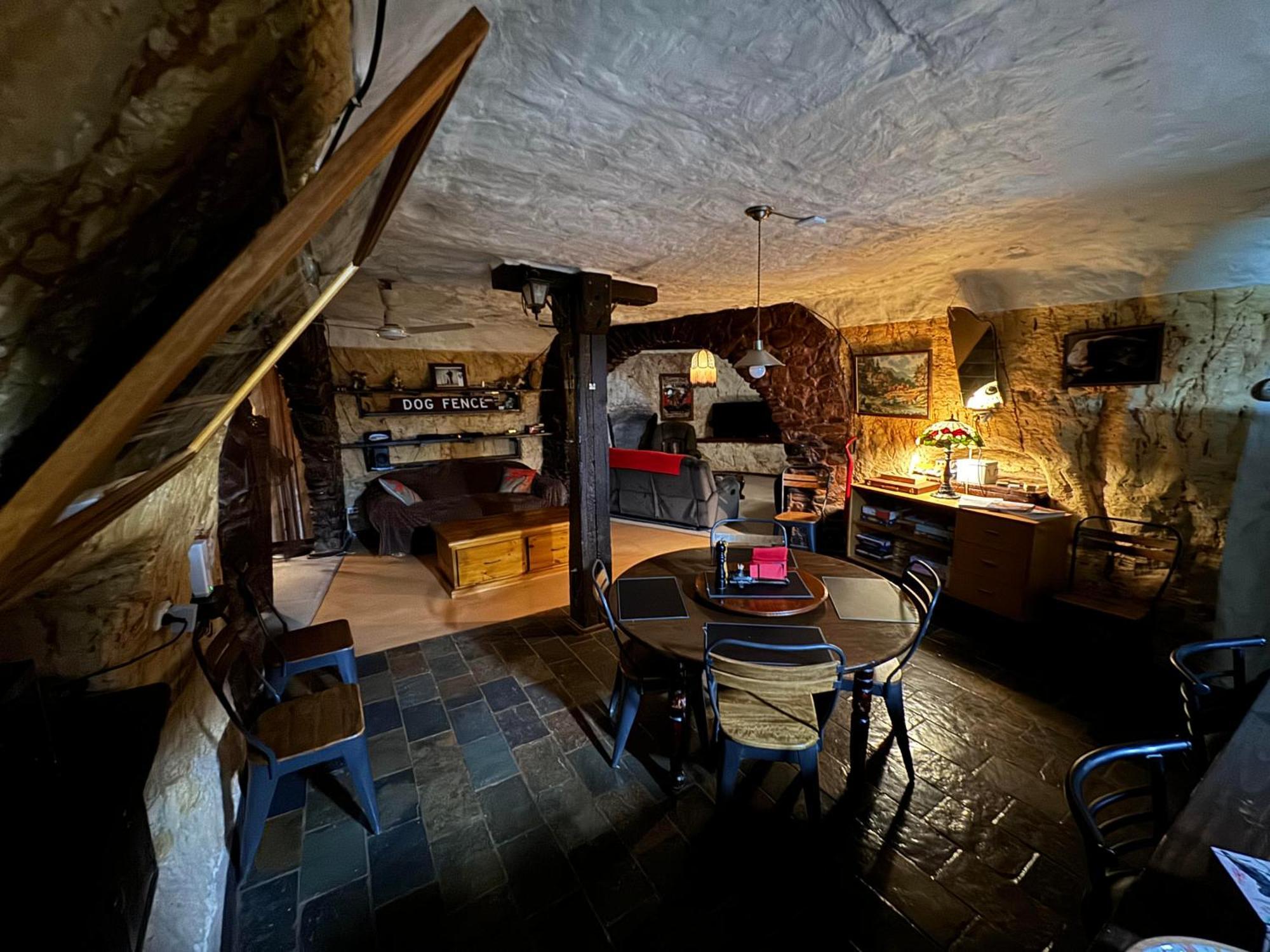 Di'S Dugouts Hotel Coober Pedy Exterior foto