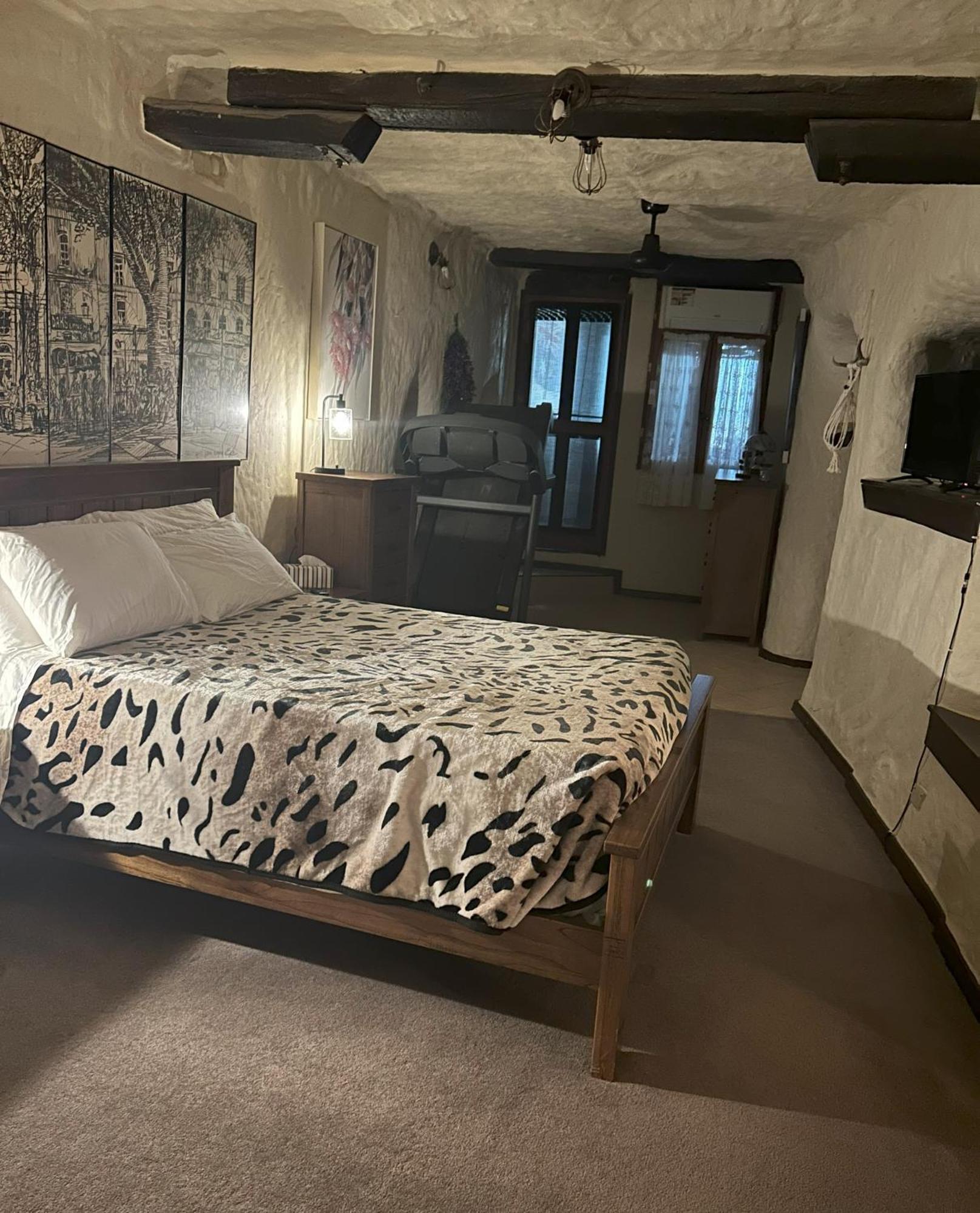 Di'S Dugouts Hotel Coober Pedy Exterior foto